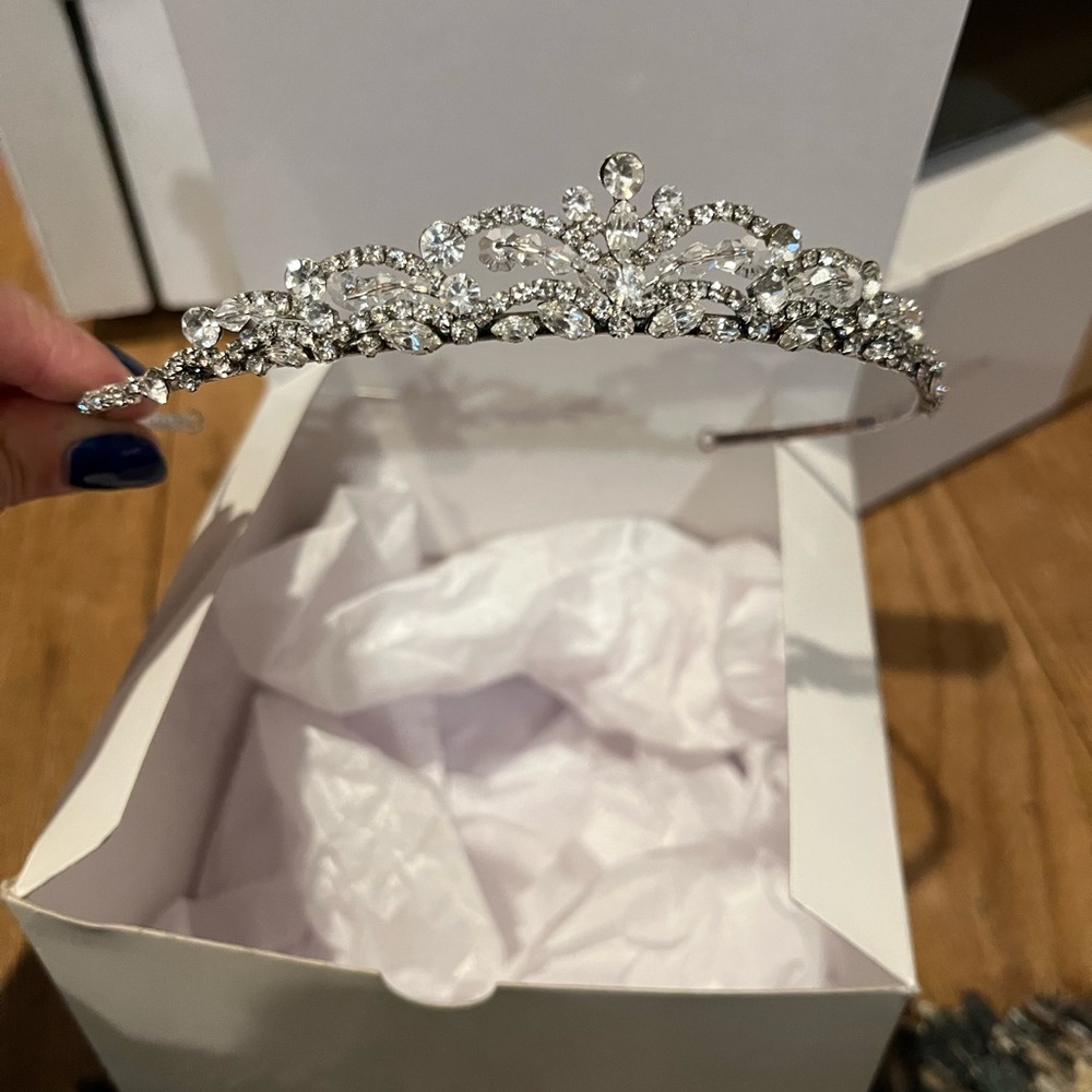 Womens crown